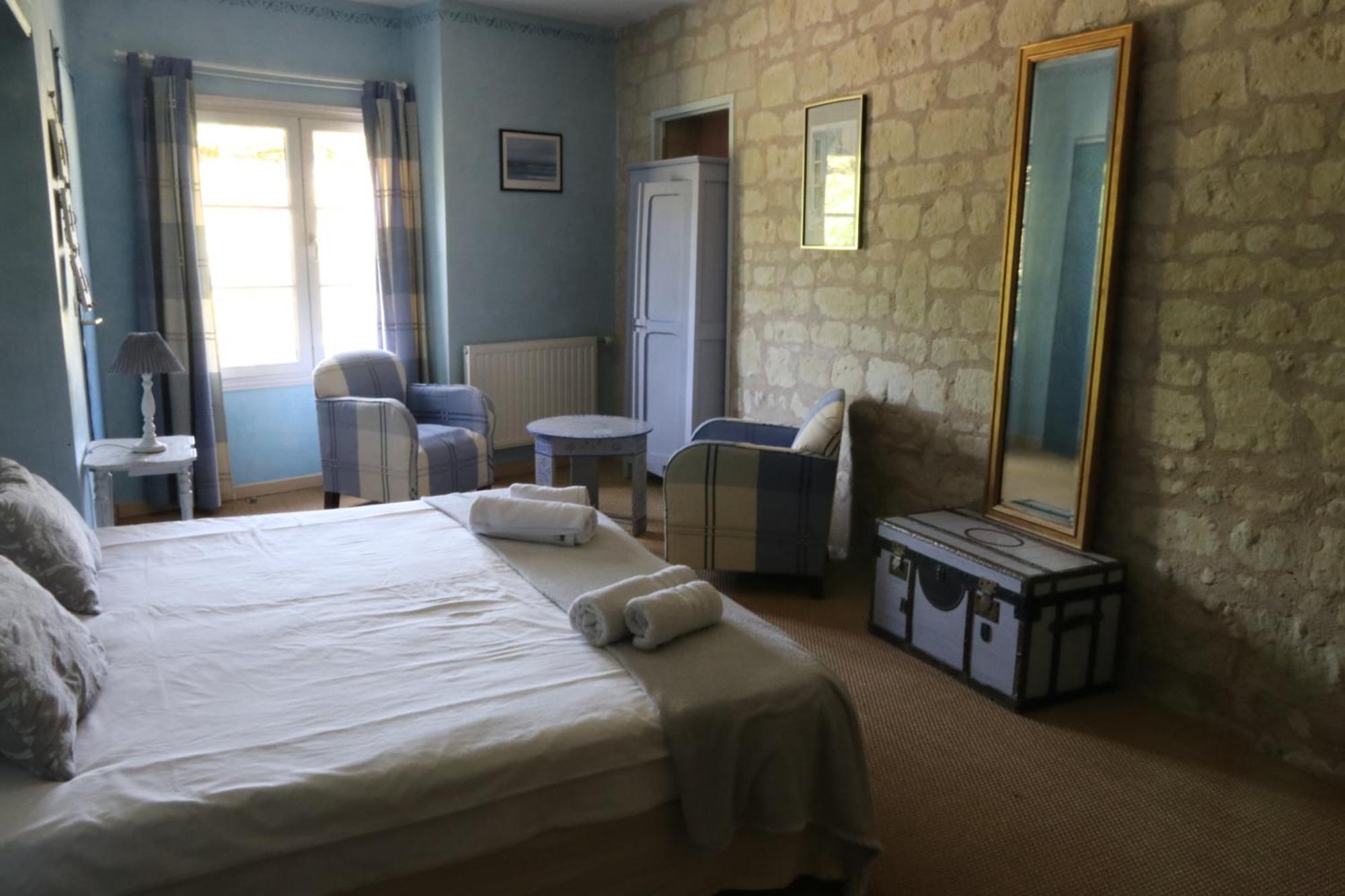 Chambres D'Hotes Du Noisillet Cinais Екстер'єр фото