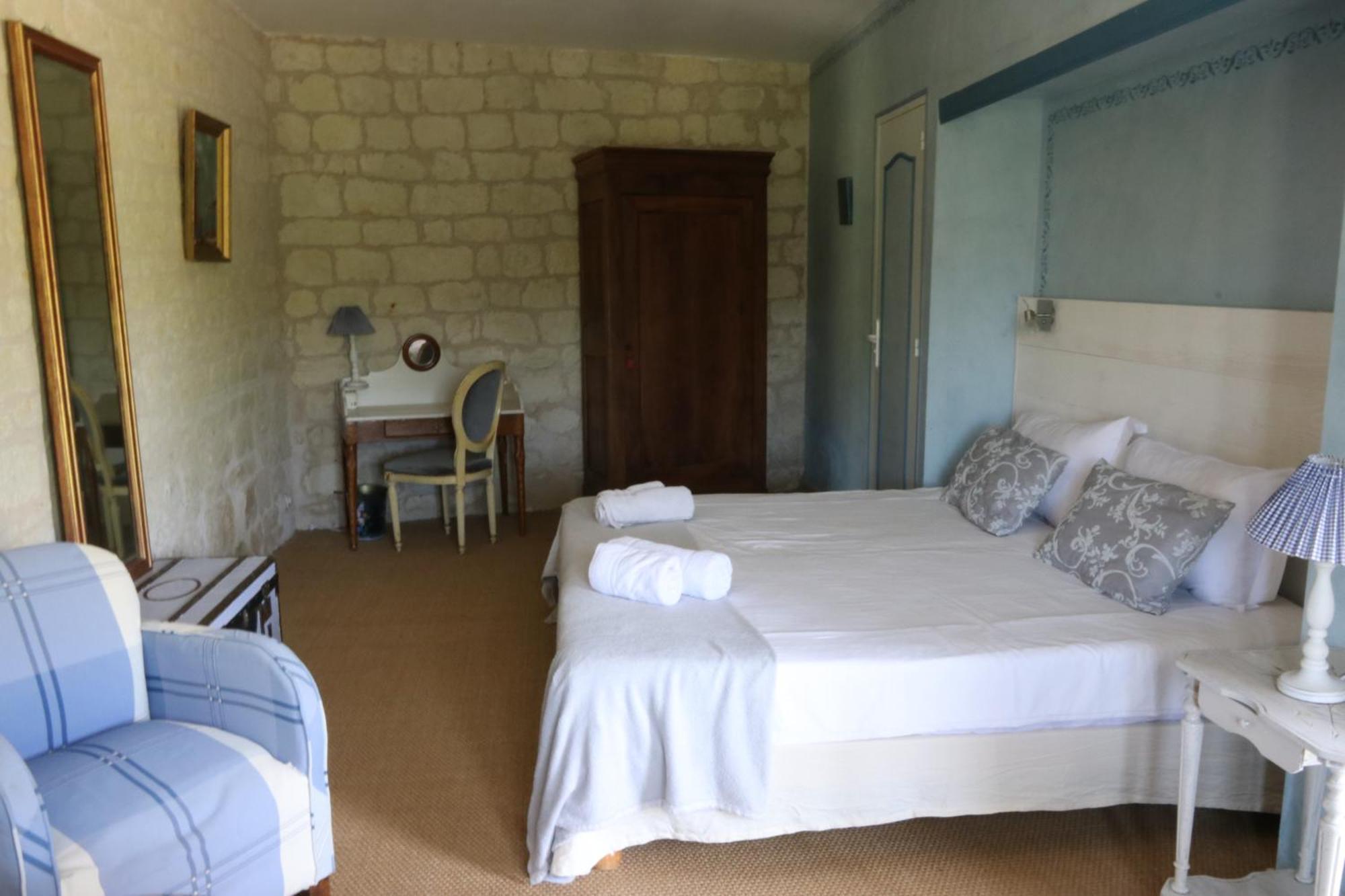 Chambres D'Hotes Du Noisillet Cinais Екстер'єр фото