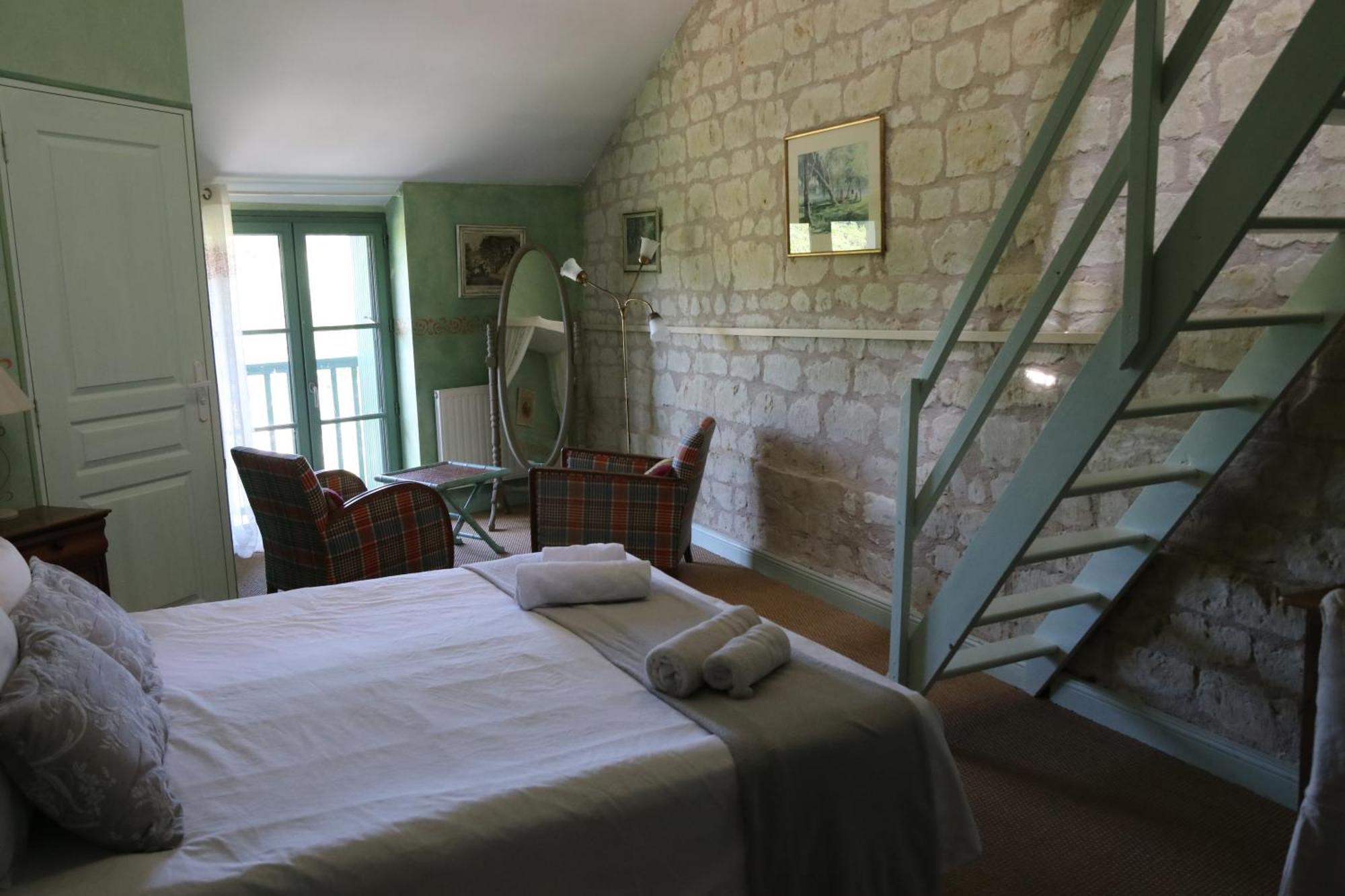 Chambres D'Hotes Du Noisillet Cinais Екстер'єр фото