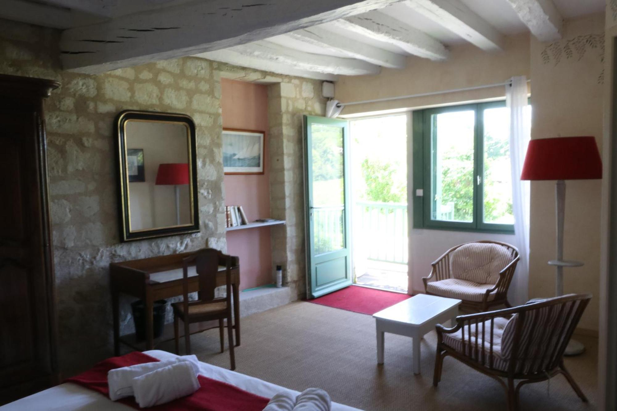 Chambres D'Hotes Du Noisillet Cinais Екстер'єр фото
