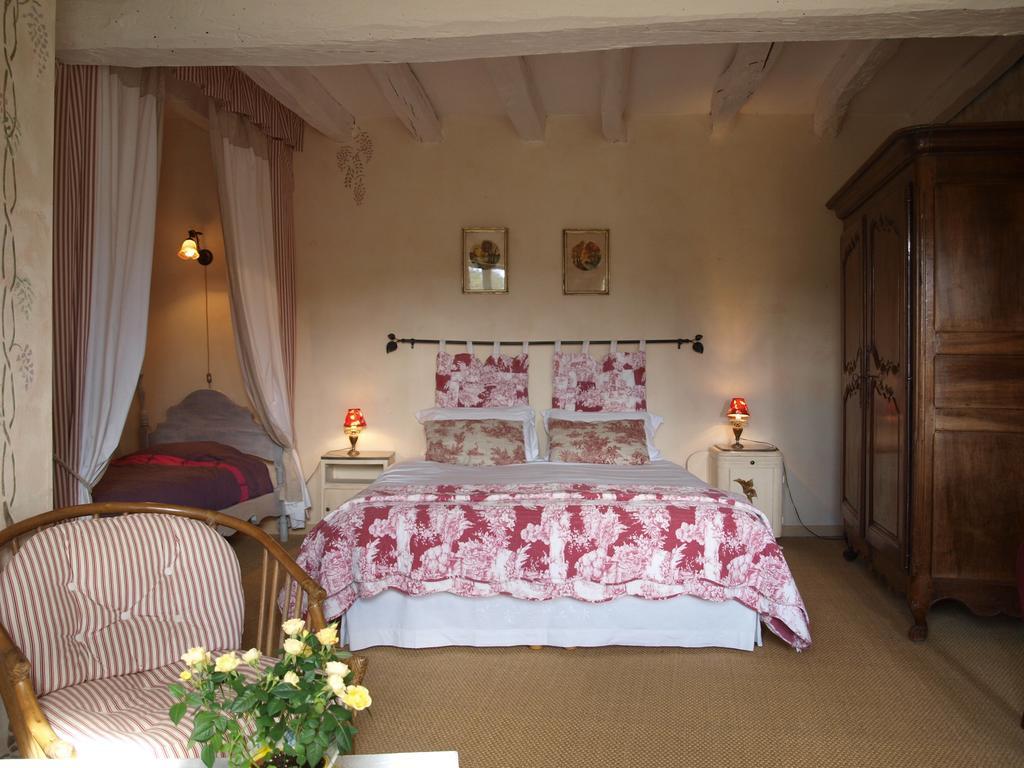 Chambres D'Hotes Du Noisillet Cinais Екстер'єр фото
