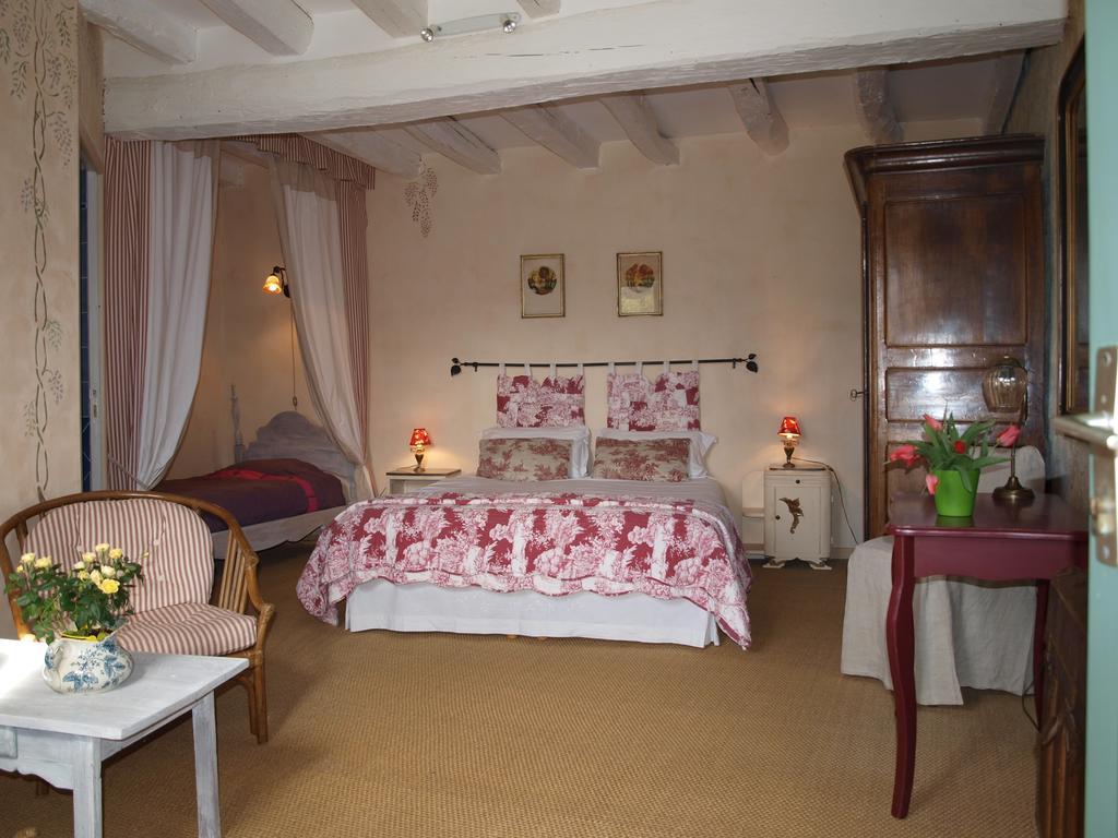 Chambres D'Hotes Du Noisillet Cinais Екстер'єр фото